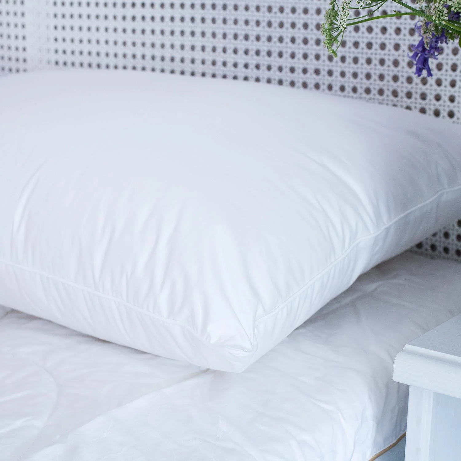 British 100% Wool Pillow - Firm Fill - Image 3