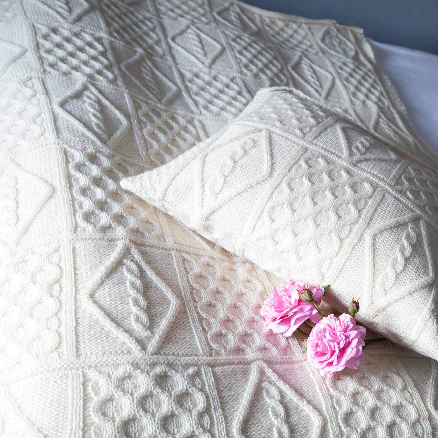 Chunky Aran Knit Throw Ecru - Image 5